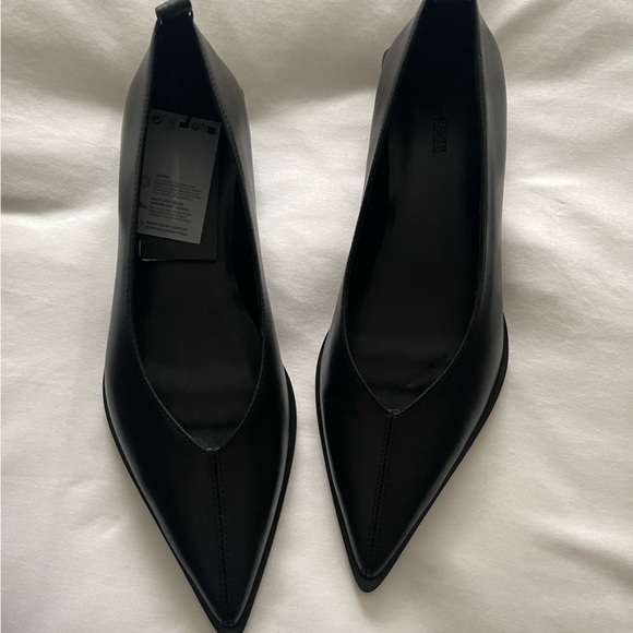 Massimo Dutti limited edition flats - brand new - Picture 2 of 6